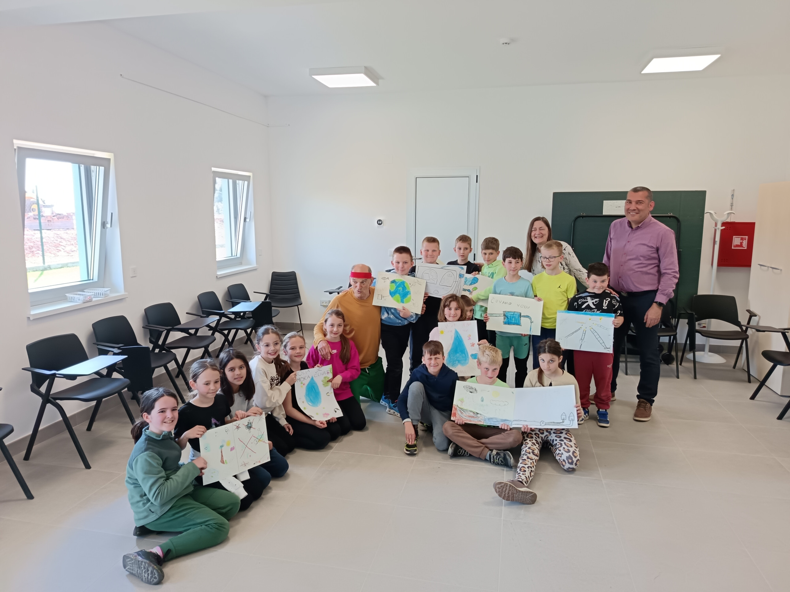 ODRŽANA RADIONICA ZA UČENIKE TREĆEG RAZREDA OŠ „JURAJ DOBRILA“ ROVINJ – ROVIGNO ODRŽANA RADIONICA ZA UČENIKE TREĆEG RAZREDA OŠ „JURAJ DOBRILA“ ROVINJ – ROVIGNO