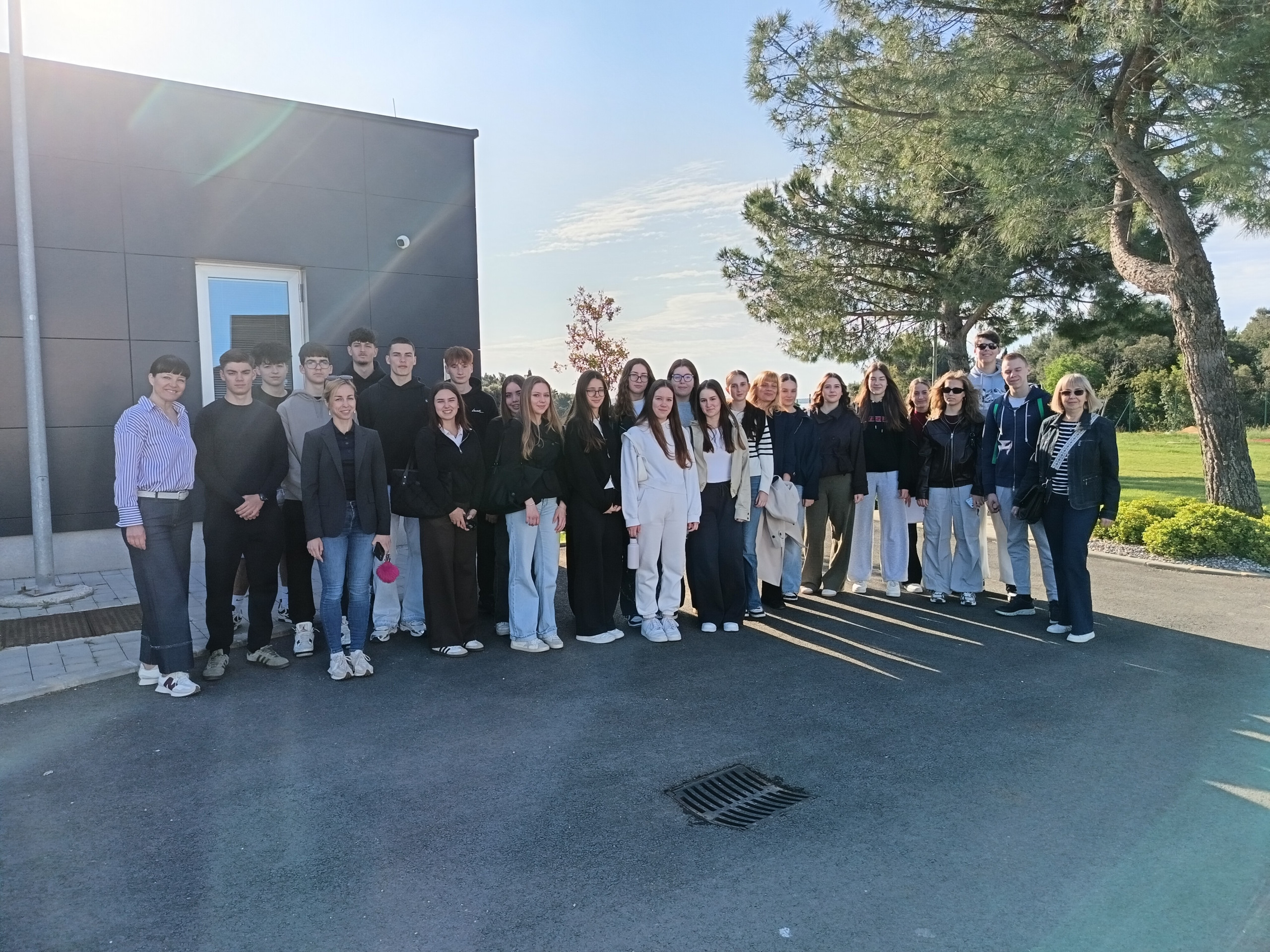 POVODOM DANA PLANETA ZEMLJE UČENICI SREDNJE ŠKOLE ZVANE ČRNJE ROVINJ – ROVIGNO POSJETILI UPOV CUVI